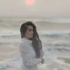Pemotretan Ayushita di Pantai Parangritis 