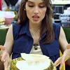 Momen Cinta Laura selesai makan durian