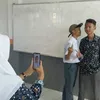 Kejanggalan Foto, Ngakak