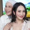  Respons Dewi Yull Saat Menantunya Dihina