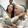  Respons Dewi Yull Saat Menantunya Dihina