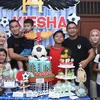Okie Agustina Adelia Wilhelmina akrab hangat
