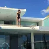 Nikita Mirzani Berenang