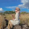Potret ita Alvia berhijab.