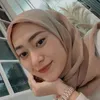 Potret ita Alvia berhijab.