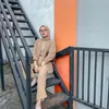Potret ita Alvia berhijab.
