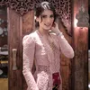 Sabrina Chairunnisa Pakai Kebaya Pink