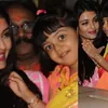 Aishwarya Rai dan Aaradhya Bachchan