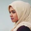 seleb pakai hijab, seleb non muslim pakai hijab, hijab selebriti