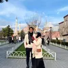 Potret Perdana Pesepak Bola Bareng Istri