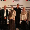 Zaskia Sungkar Pakai Masker