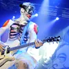 Kostum Unik Wes Borland Gitaris Limp Bizkit