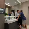 Kamar Mandi Mona Ratuliu
