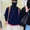 V BTS Pakai Masker Jaring