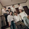 BTS pose di rumah