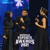 Luna Maya Anggun Pakai Gaun Hitam