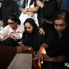 Shahnaz Haque Ungkap Penyebab Kakaknya Meninggal