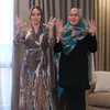 Dewi Yull Menantu Akrab Mertua