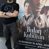 BULAN DI ATAS KUBURAN