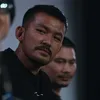 BULAN DI ATAS KUBURAN