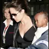pitt_dan_jolie_bandara