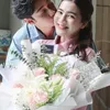 Caesar Hito cium istri