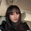 Caitlin Halderman selfie di mobil