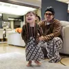  Ameena Pakai Baju Tradisional Jawa