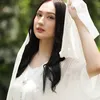 Laura Moane Pacar Al Ghazali Pakai Kerudung