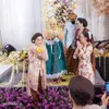 ashanty krisdayanti pakai kebaya sanggul