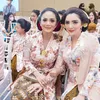 ashanty krisdayanti pakai kebaya sanggul