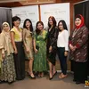 Dian Sastrowardoyo dan Maudy Koesnaedi