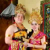 Femmy Permatasari Pakai Baju Adat Bali