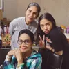 seleb bareng nenek, foto seleb bareng nenek