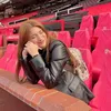 Cassandra Lee duduk di bench MU.