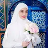 Celine Evangelista Bawa Bunga
