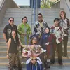 Cinta Kuya foto bareng keluarga