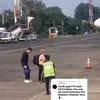 Chirs Martin Cium Tanah Bandara Halim Pulang