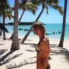 Taylor Swift Pakai Bikini, Cium Calvin Harris