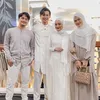 Rey Mbayang dan Dinda Hauw Modeling Bareng