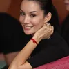nadya hutagalung