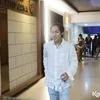 DJ Panda Pakai Kemeja Putih Saat ke Polda Metro Jaya