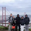 Darius Sinathrya dan Donna Agnesia Road Trip Ajak Anak-anak