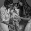 Deepika Padukone dan Ranveer Singh pegang Dua