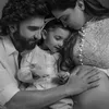 Ranveer Singh dan Dua mengelus perut Deepika