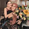 Kedekatan Ayu Ting Ting dengan Orang Tua
