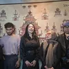 Denada didampingi sahabat-sahabat