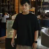 Ressa Rossano tersenyum