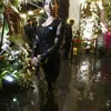 Denada Tambunan Pakai Kebaya Hitam