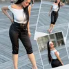 Denada pakai outfit hitam dan putih